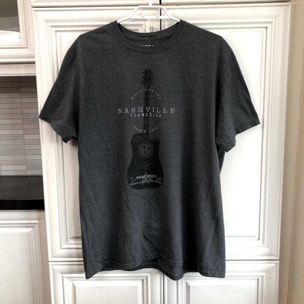 Men’s Graphic Nashville t-shirt